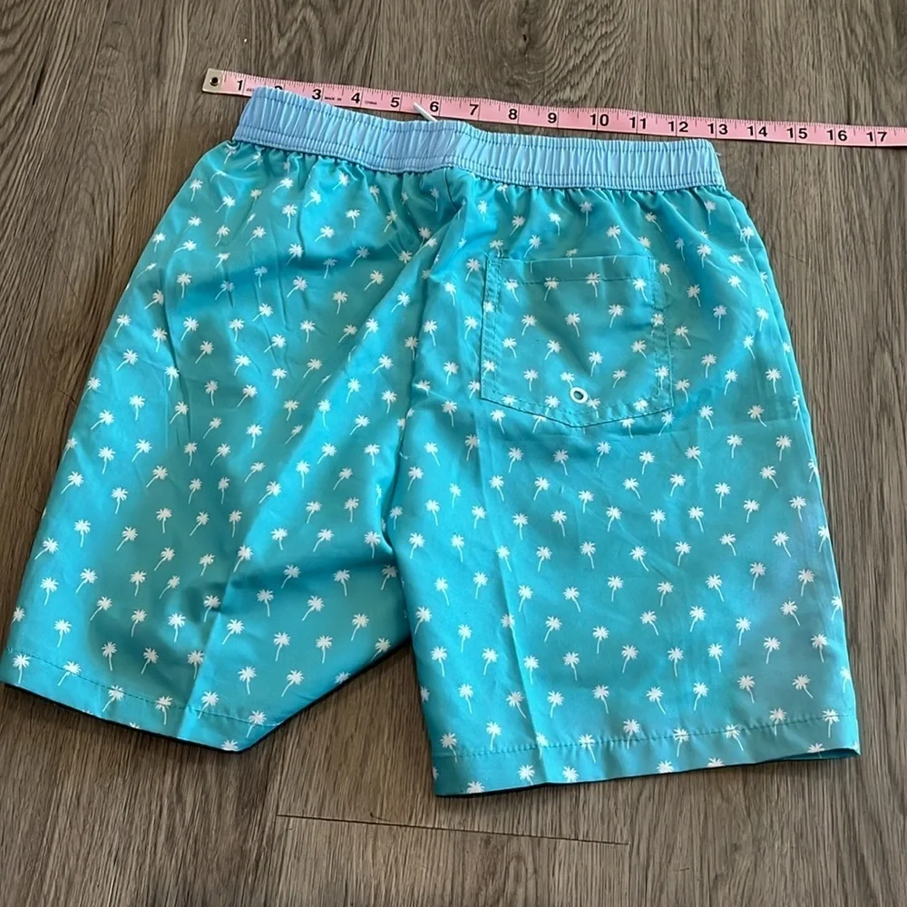Boys swim shorts w mesh 💙